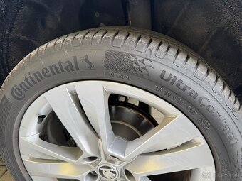 Škoda Karoq 1.5 TSI DSG, plná výbava, odpočet DPH, TOP stav - 9