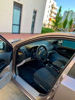 Predám KIA Ceed 1.4 Benzín 77kw - 9