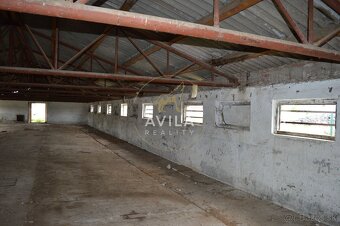 NA PRENÁJOM: sklad-hala 270m2 - Voderady - 9