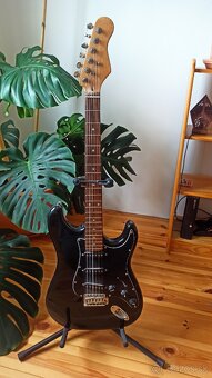 Elektrická gitara s kombom - 9