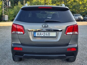 KIA SORENTO 2,2CRDi 4x4  7.MIESTNE - 9