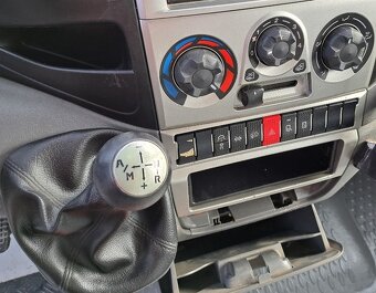 IVECO Daily 2.3hpt 3.5 tony 2011 106.000km pekna - 9