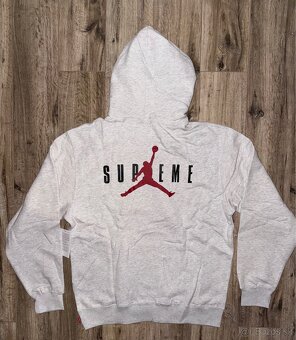 Supreme x Jordan suprava - 9