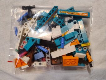 LEGO Technic 42117 - 9