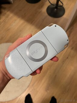 PSP 2000 Felicia Blue - 9