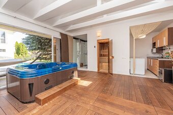 Luxusná 6-izbová vila s wellness centrom, bazénom a hosťovsk - 9
