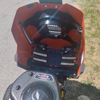 Traktorová kosačka Husqvarna CTH126. - 9