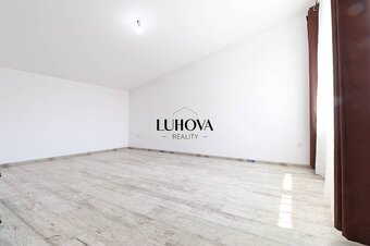 RD v centre obce Beluša – ideálne bývanie aj podnikateľská p - 9