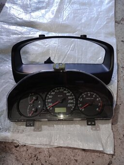 Mazda 323f z roku 2001-náhradné diely - 9