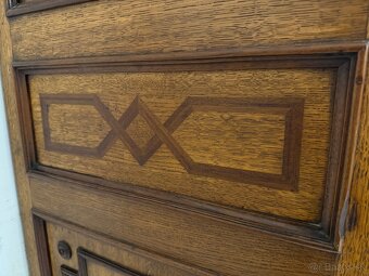 Starožitná šatní skříň - 9