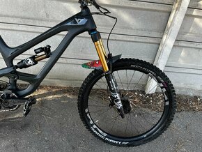 YT Capra 27 CF Pro Race L enduro - 9