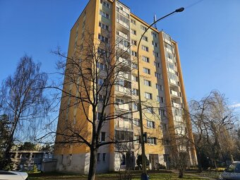 Na predaj 3-izbový byt po rekonštrukcii na ulici Výstavby, K - 9