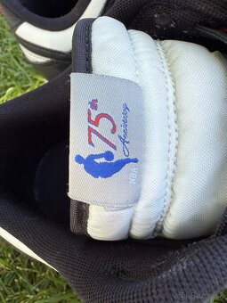 NIKE / OAKLEY / UNDER ARMOUR - 9