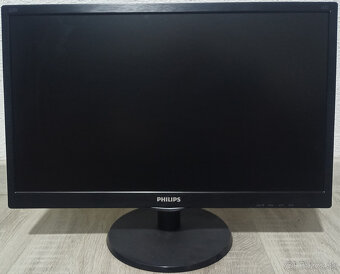 20/22" LCD monitory - 9