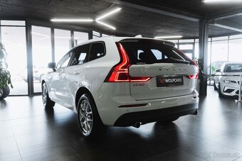 Volvo XC60 D4 Momentum AWD A/T - 9