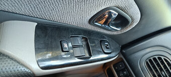 MAZDA 323, 1,6 16V - 9