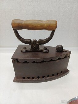 Predám starožitnu žehličku dobrom stave - 9