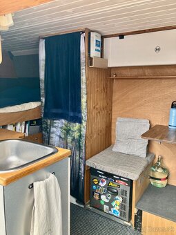 Obytná dodávka, autokaravan - 9