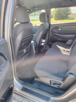 Kia carens 1.7 CRDi - 9
