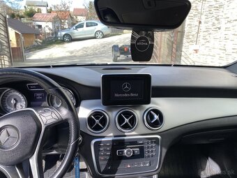 Mercedes-Benz CLA 180 - 9