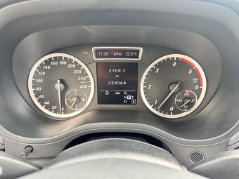 Mercedes Benz B200 CDI -AUTOMAT - PANORÁMA - LED - ACC -KOŽA - 9