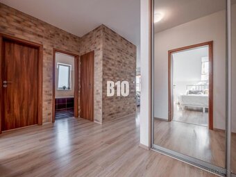 REZERVOVANÉ - VÝHĽAD NA KARPATY V 3IZBOVOM BYTE V SLOVENSKOM - 9