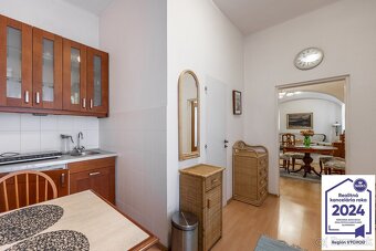 2 izbový byt v centre mesta v historickom objekte, Košice, H - 9