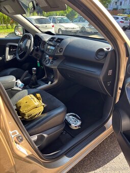 Toyota Rav 4 - 9