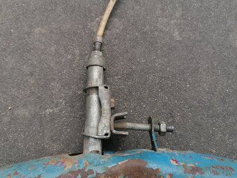 Predám predný blatník a brzda na starožitný bicykel - 9