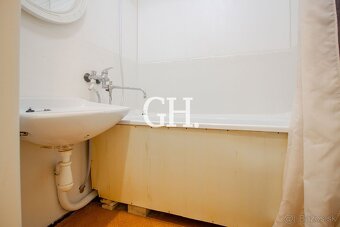 REZERVOVANÉ IDEÁLNY 2-IZBOVÝ BYT – LOGGIA , DVE PIVNICE A PE - 9
