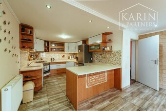 REZERVOVANÉ:3i rodinný dom po rekonštrukcii s krytou terasou - 9