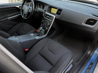 Volvo V60 D3 2.0L 150k Momentum Geartronic - 9