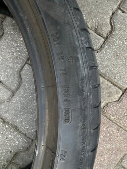245/40 R21 - 9