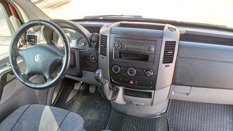 VW Crafter 2,5 TD 9 miestny verzia L2H2 - 9