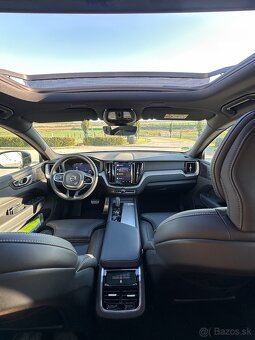 VOLVO XC60 B5 R-DESIGN - 9
