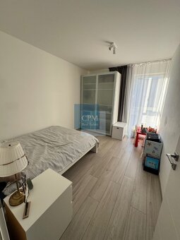 Ponúkame na predaj veľmi pekný 3-izbový byt s terasou a park - 9