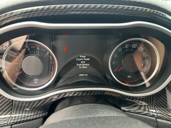 2017 Dodge Challenger SRT 6,4 V8 MANUAL MAX Vybava - 9