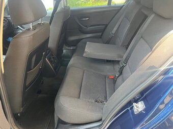 BMW E90 318d 2011 - 9