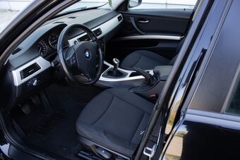 BMW 316d Touring z roku 2011 - 9