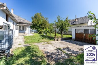 REZERVOVANÝ Rodinný dom v srdci obce Dvorníky - Včeláre - 9