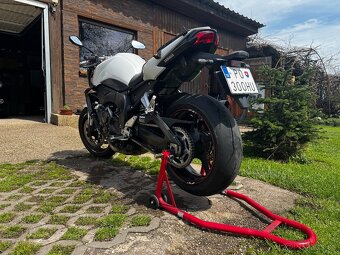 Yamaha fz1 110kw,r.v. 2010, akrapovič - 9
