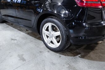 Audi A3 Sportback 1.6 TDI 105k M6 Style Ambition / Výhrev / - 9