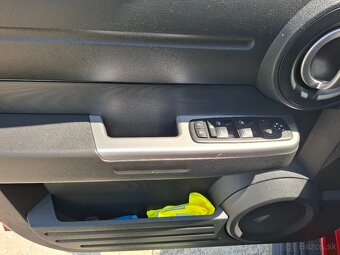 DODGE NITRO 2.8 crd R/T 4x4 - 9