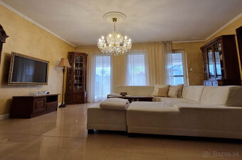 Predaj pekný RD s bazénom v Nitre - Na prameni - 9