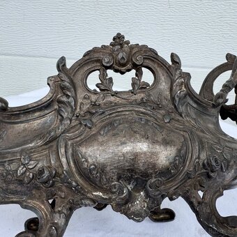 Starožitná zdobená žardiniéra s ružičkama - 9