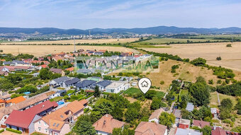 Exkluzívne ponúkame stavebný pozemok, Slovenský Grob - 9