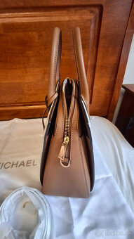 kožená kabelka michael kors Leila - 9