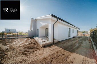 MOŽNOSŤ VIDIEŤ  - Novostavba 4-izbového RD obec Červeník, ok - 9