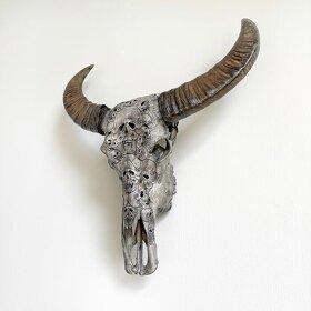 Skull Art – Veľká, ručne vyrezávaná lebka byvola, 74 cm - 9