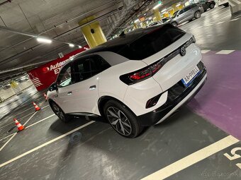 Vimenu alebo predam Volkswagen ID4 2022rok auto nove - 9